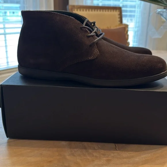 New Fibonacci Footwear - Picture 2 of 10